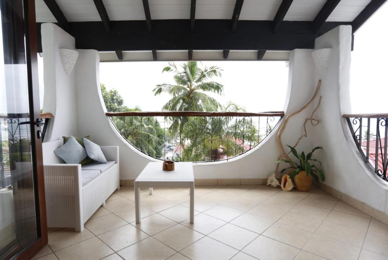 The Salty Palms Apartment โบวาลง ภายนอก รูปภาพ