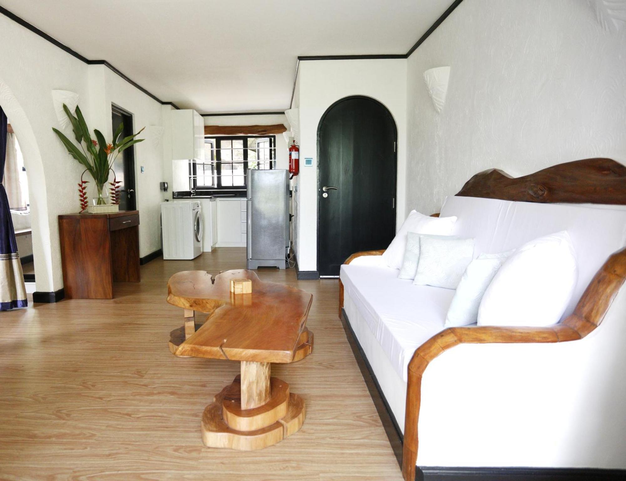 The Salty Palms Apartment โบวาลง ภายนอก รูปภาพ