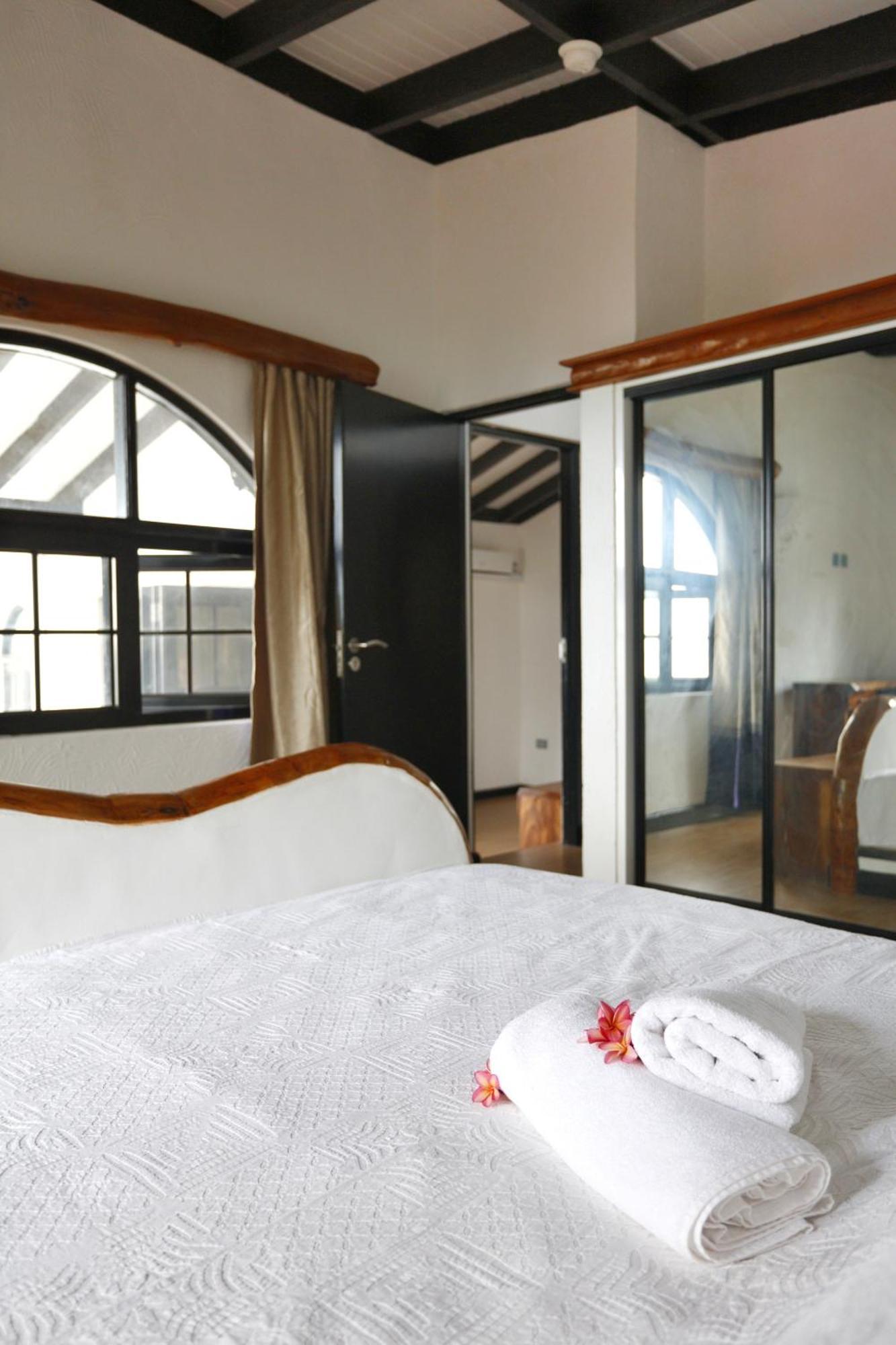 The Salty Palms Apartment โบวาลง ภายนอก รูปภาพ