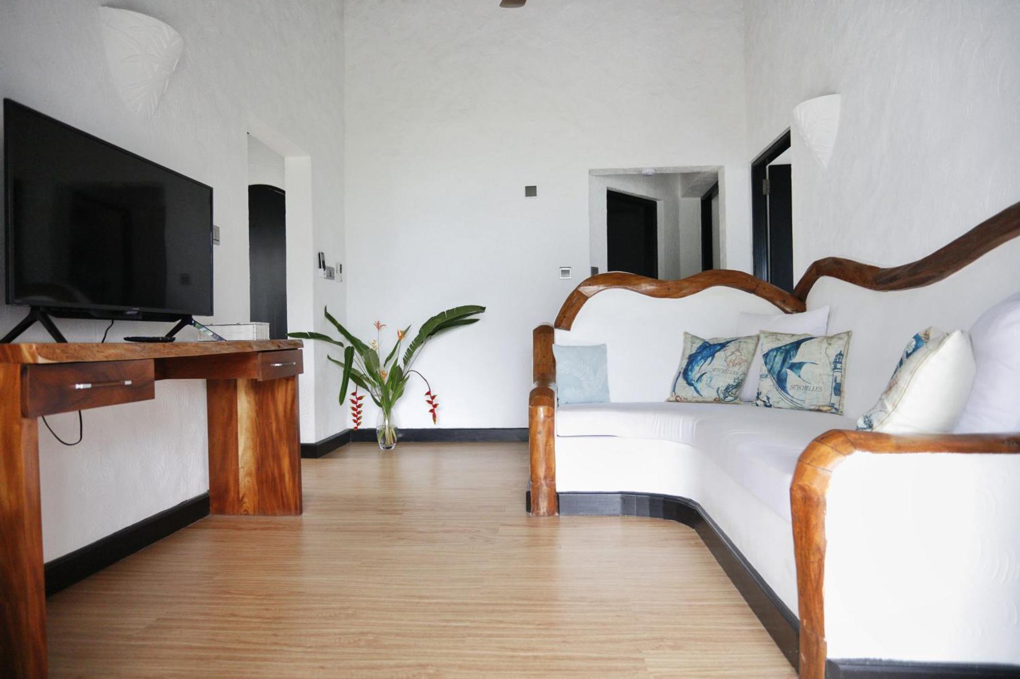 The Salty Palms Apartment โบวาลง ภายนอก รูปภาพ