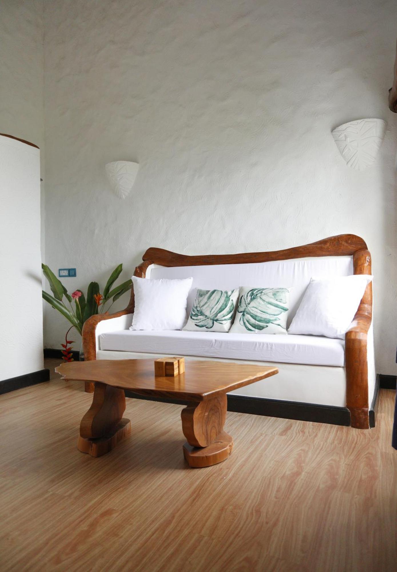 The Salty Palms Apartment โบวาลง ภายนอก รูปภาพ