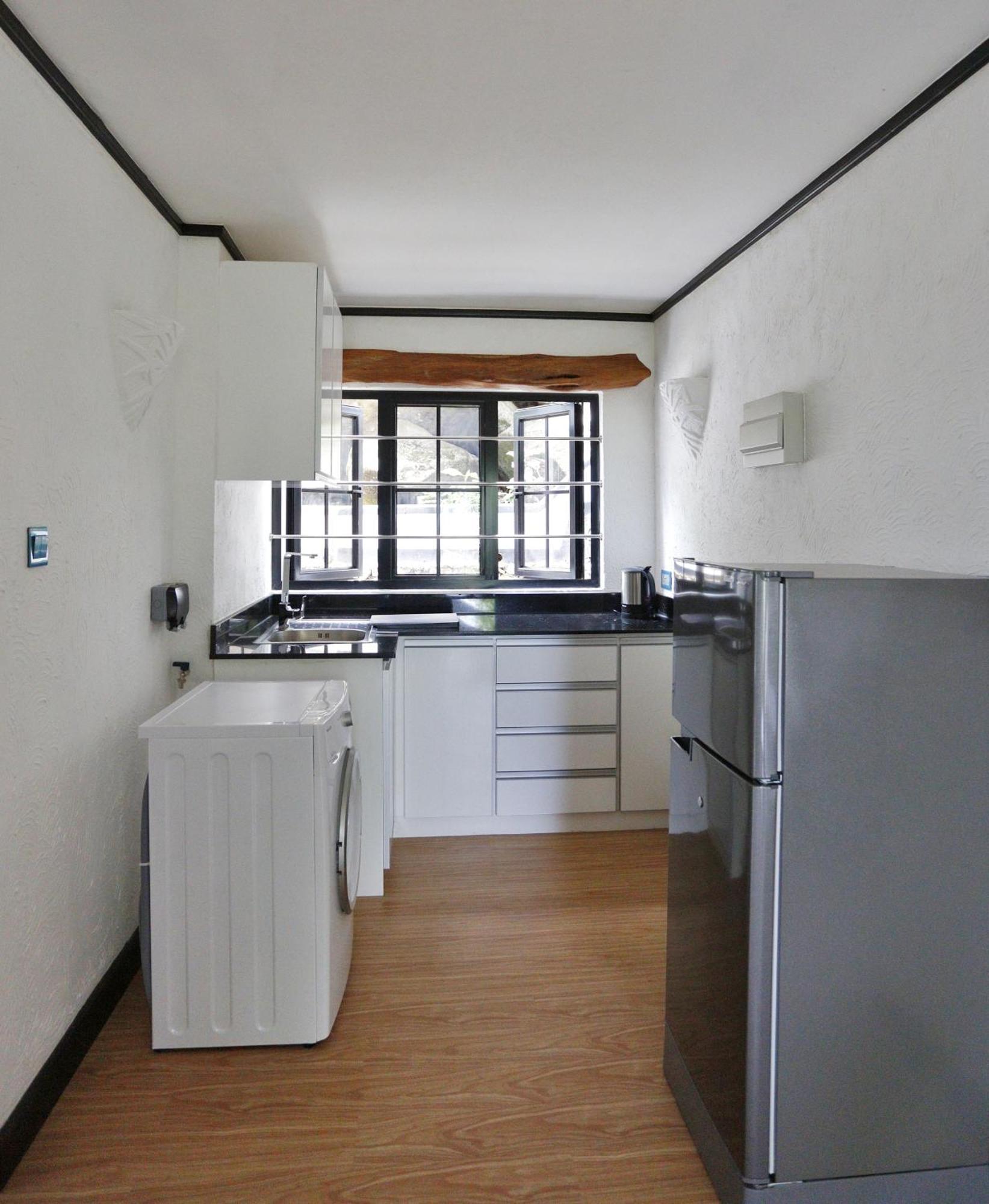 The Salty Palms Apartment โบวาลง ภายนอก รูปภาพ