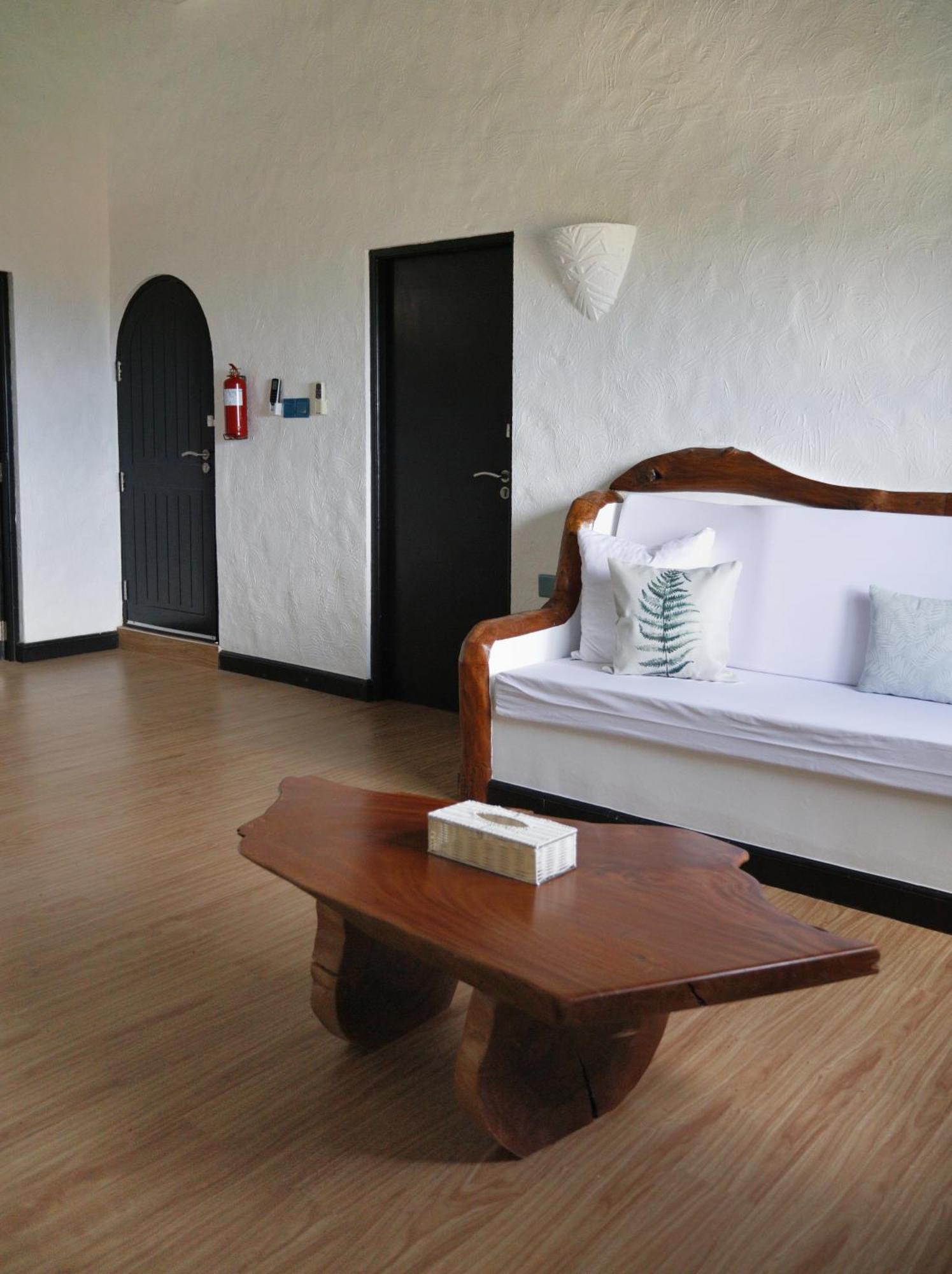 The Salty Palms Apartment โบวาลง ภายนอก รูปภาพ
