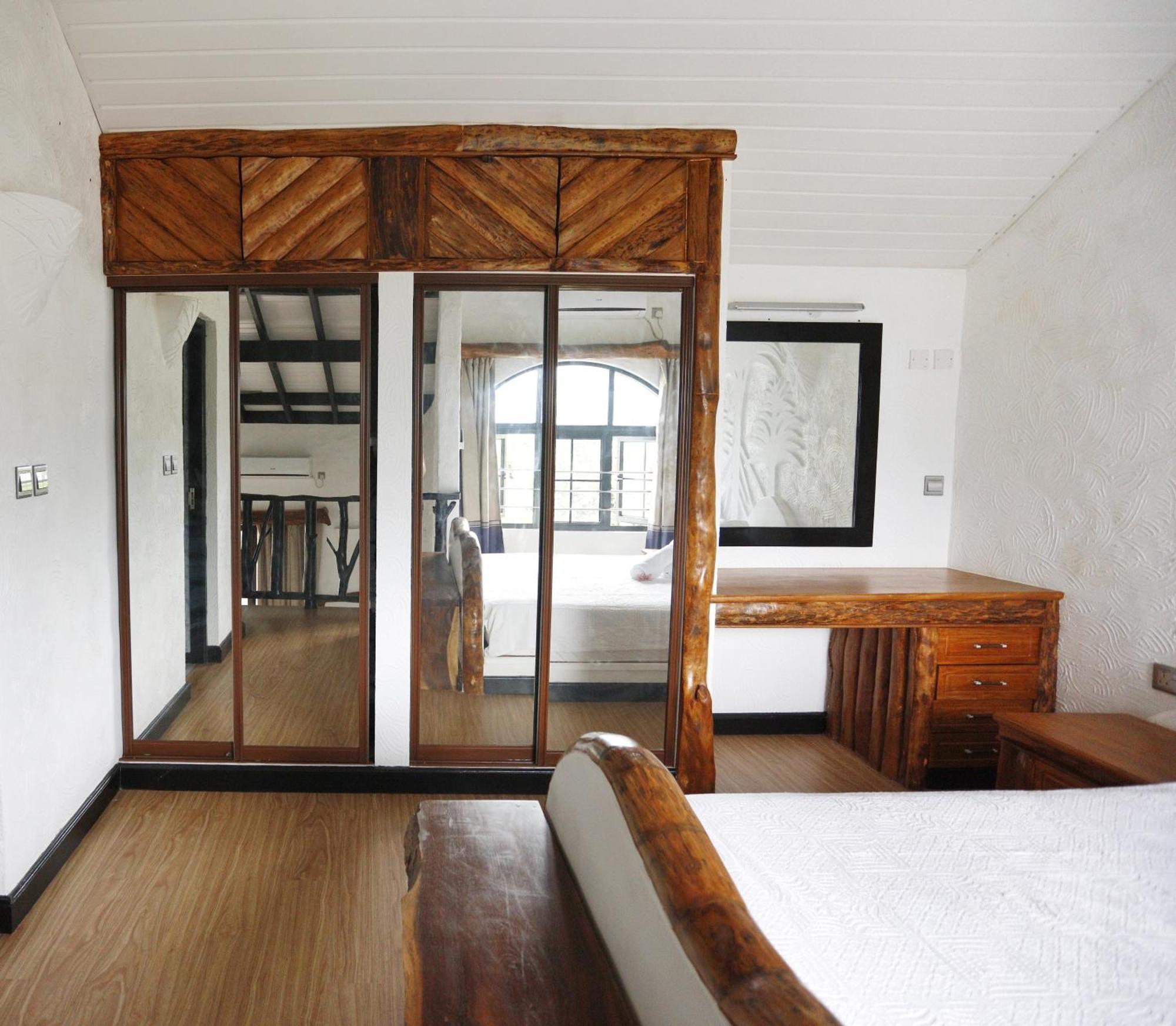 The Salty Palms Apartment โบวาลง ภายนอก รูปภาพ